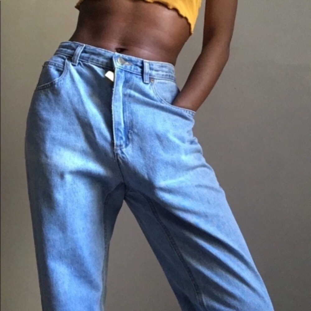 Denim - Picture 3 of 4